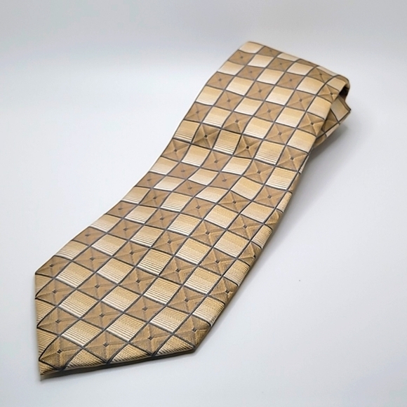 Geoffrey Beene 100% Silk Gold Tan  Geometric Checkered Men's Tie - Picture 1 of 3